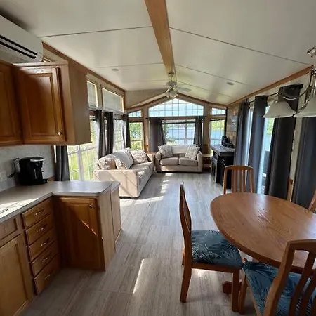 2 Bedroom Private Waterfront Getaway Richibucto Exterior photo