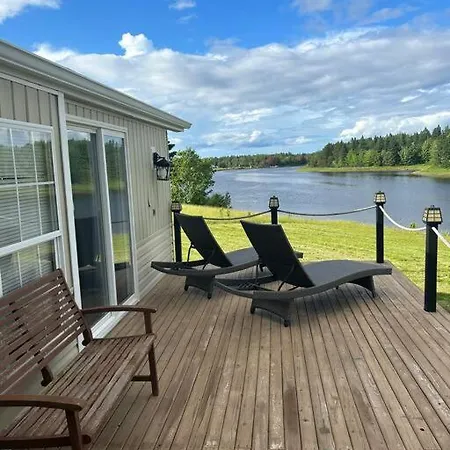 2 Bedroom Private Waterfront Getaway Richibucto Exterior photo
