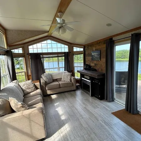 2 Bedroom Private Waterfront Getaway Richibucto Exterior photo