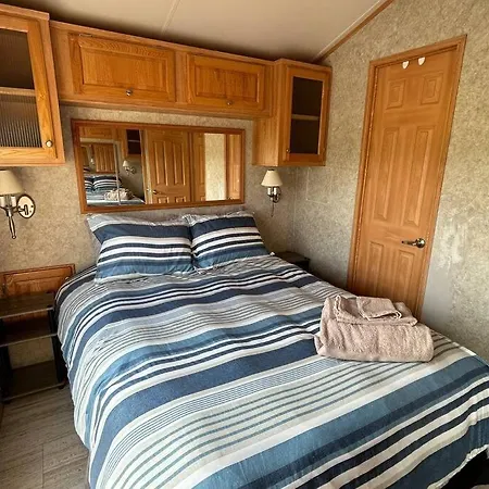 2 Bedroom Private Waterfront Getaway Richibucto Exterior photo